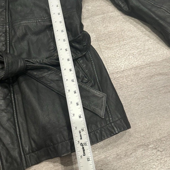 Wilson Women’s Leather Jacket - Large - Picture 4 of 4